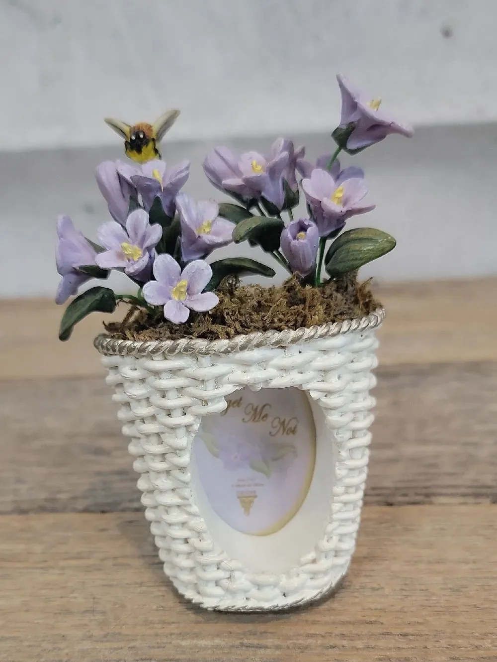 Dezine Picture Frame Collectible Forget Me Not Floral Basket Vase Miniature